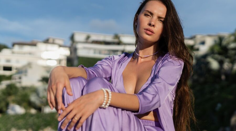 Los colores que combinan con lila para tus outfits