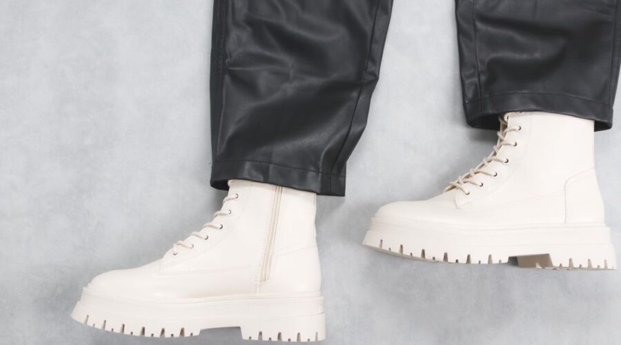 Outfit con botines blancos: claves para usarlos cada temporada