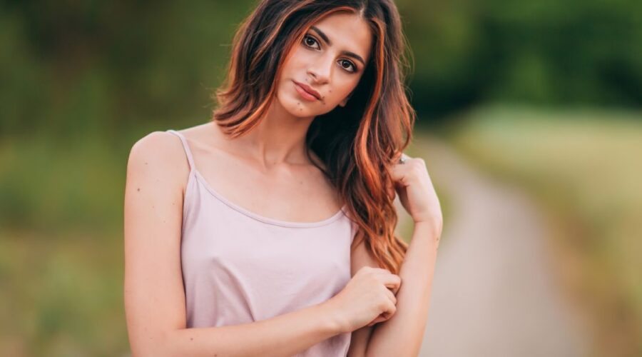 Tank top: guía para combinar esta prenda en tendencia