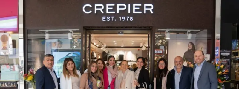 amelia núñez de casaretto en la inauguración de una tienda crepier